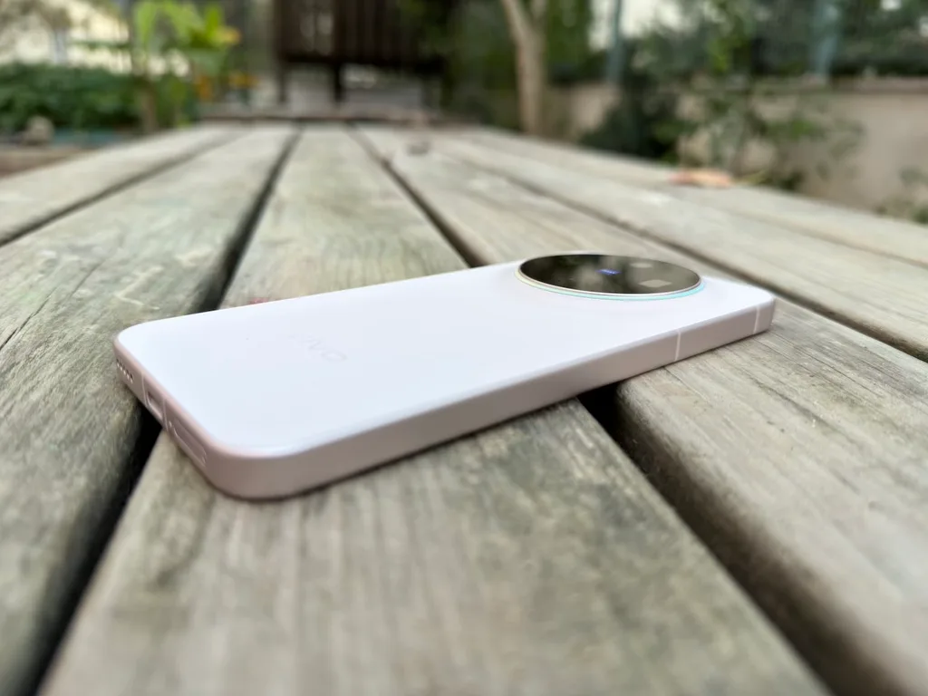 Gücün ve kamera yeteneklerinin en kompakt hâli: vivo X300 İncelemesi