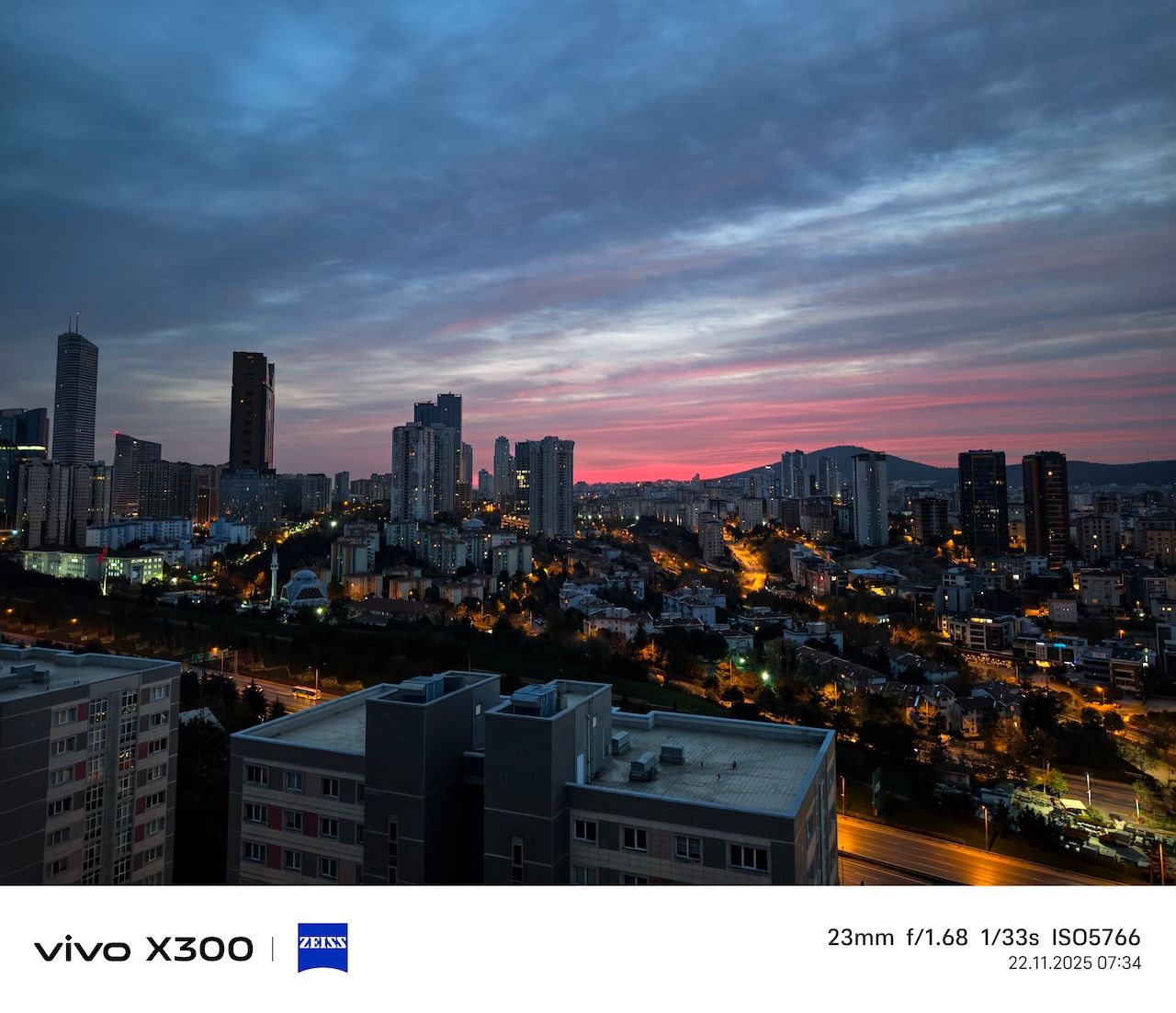 Gücün ve kamera yeteneklerinin en kompakt hâli: vivo X300 İncelemesi