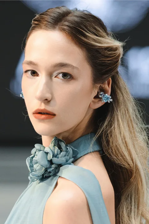 Huawei FreeClip 2, Paris Moda Haftası’nda kulaklık değil aksesuar olarak yer aldı