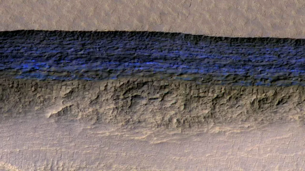 Mars’ta yüzeyin hemen altında bulunan su buzu iniş planlarını değiştirecek