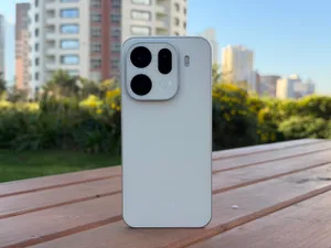 Oppo Find X10 Pro Max büyük ekran ve 200 MP kamerayla test ediliyor
