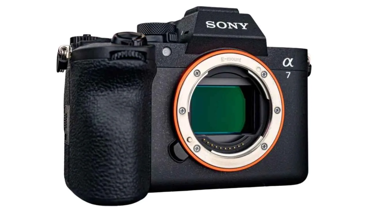 Sony A7 V resmen duyuruldu: Yeni sensör, yeni işlemci, 4K video