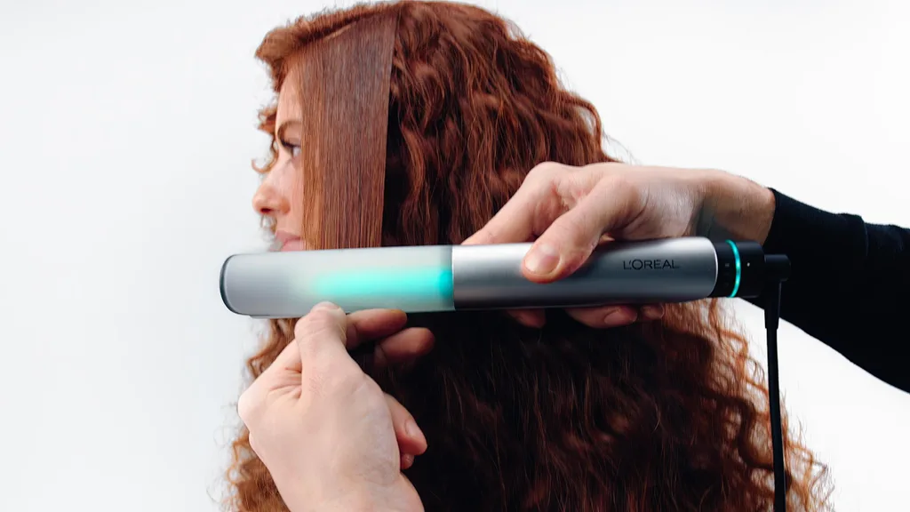 L’Oréal, CES 2026’da esnek LED maske ve kızılötesi saç teknolojilerini sergiledi
