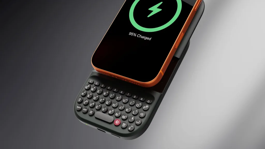 Telefonlara fiziksel klavye geri dönüyor: Clicks Power Keyboard