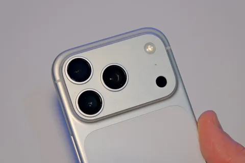 Telefon kameraları küçülürken fotoğraf kalitesi artabilir