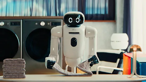 LG’nin yeni robotu evde bulaşık boşaltıp yemek servis edebiliyor