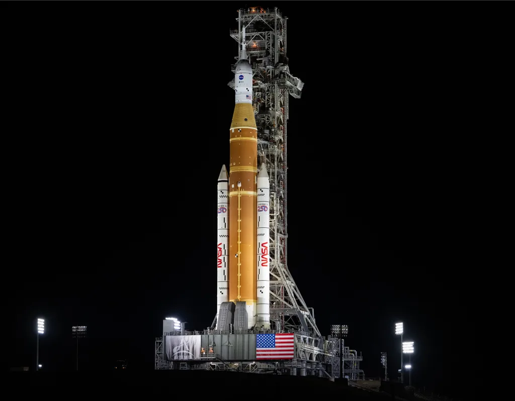 NASA’nın Artemis II roketi fırlatma rampasından çekiliyor