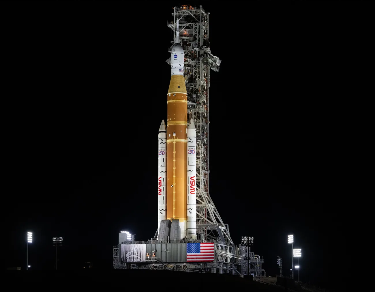 NASA’nın Artemis II roketi fırlatma rampasından çekiliyor