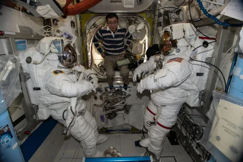 Uzay istasyonunda plan değişikliği: NASA uzay yürüyüşünü iptal etti