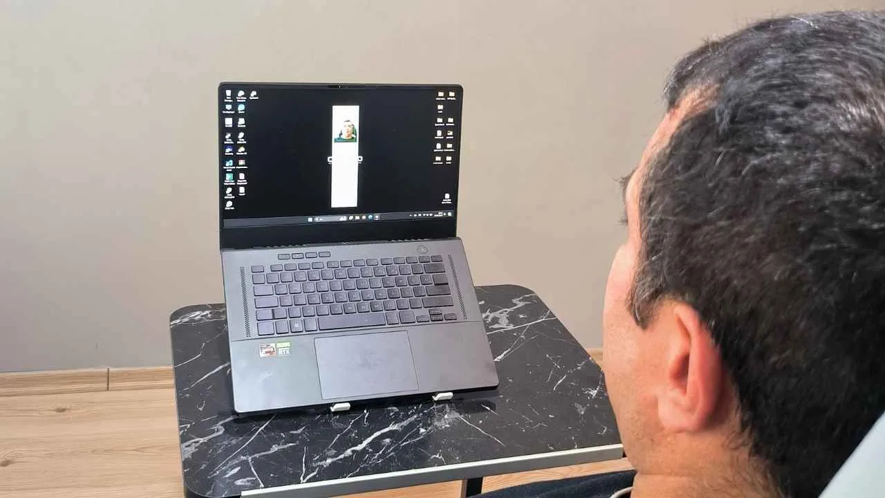 Türk Telekom EyeMo ile kas hastaları bilgisayarı gözleriyle kontrol ediyor