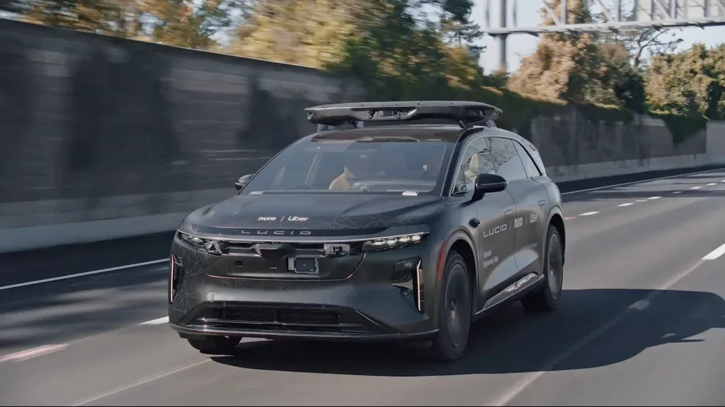 Uber’in sürücüsüz araç planları netleşiyor: Robotaksi CES 2026’da görücüye çıktı