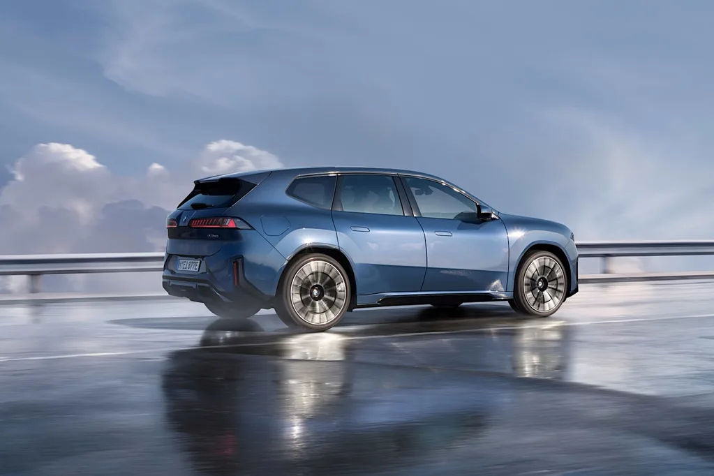 BMW iX3 Türkiye fiyatını açıkladı: 805 km menzil ve 400 kW şarj