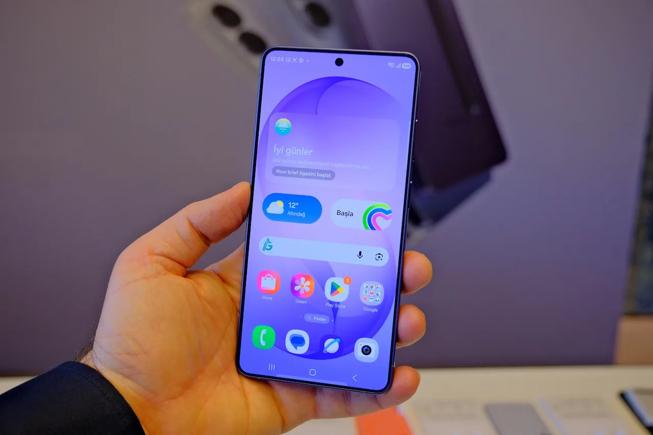 Galaxy S26 için beklenen güncelleme sonunda Avrupa’da