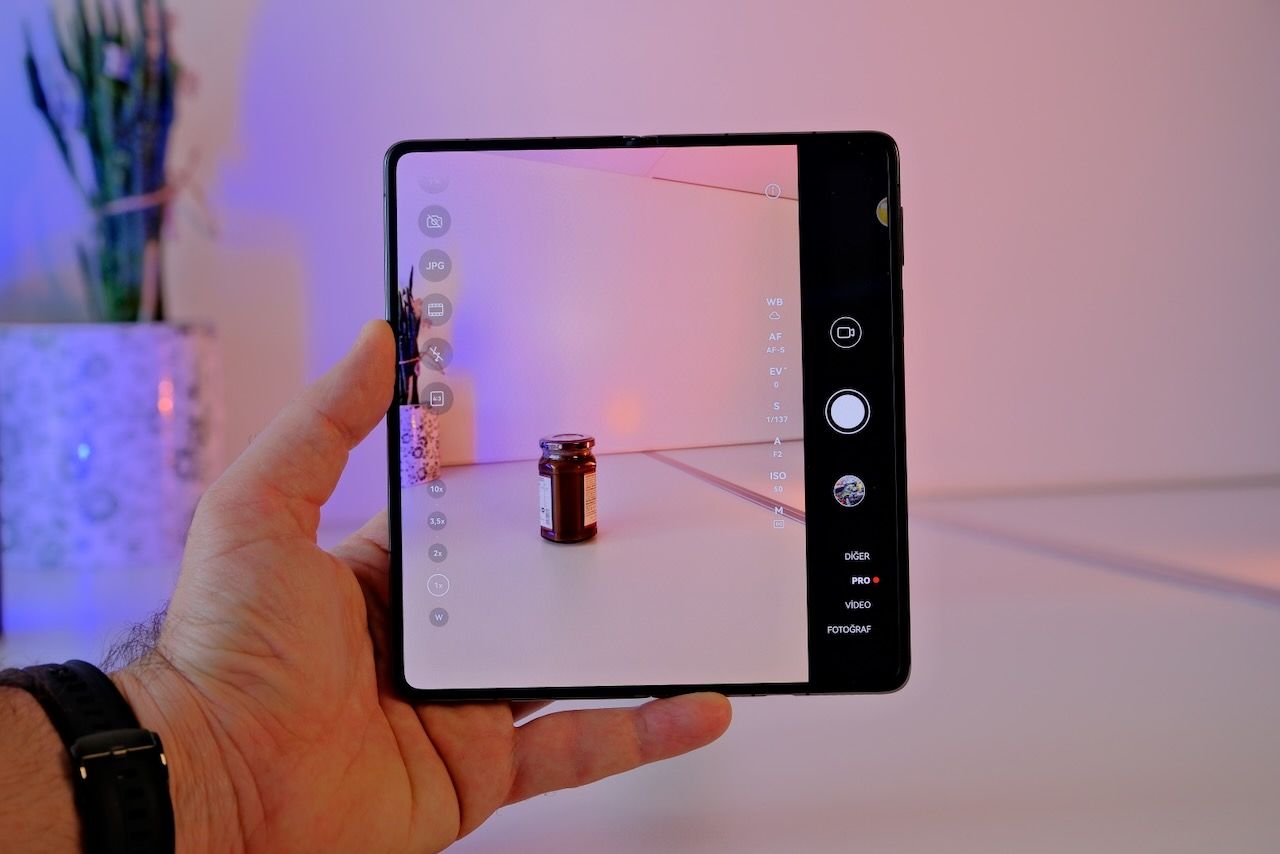 Katlanabilir, ama ödün vermeyen bir amiral gemisi mi? Huawei Mate X7 İncelemesi