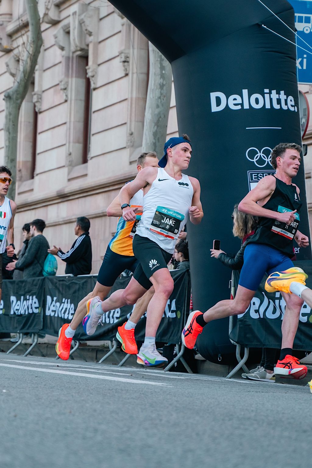 Huawei, yeni GT Runner 2’yi lansman öncesinde elit atletlerle test etti