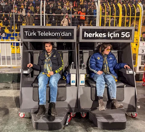 Türk Telekom, Fenerbahçe-Kasımpaşa maçında 5G Tabanlı Dokunsal Robot Koltuk ile Engelsiz Tribün deneyimini hayata geçirdi