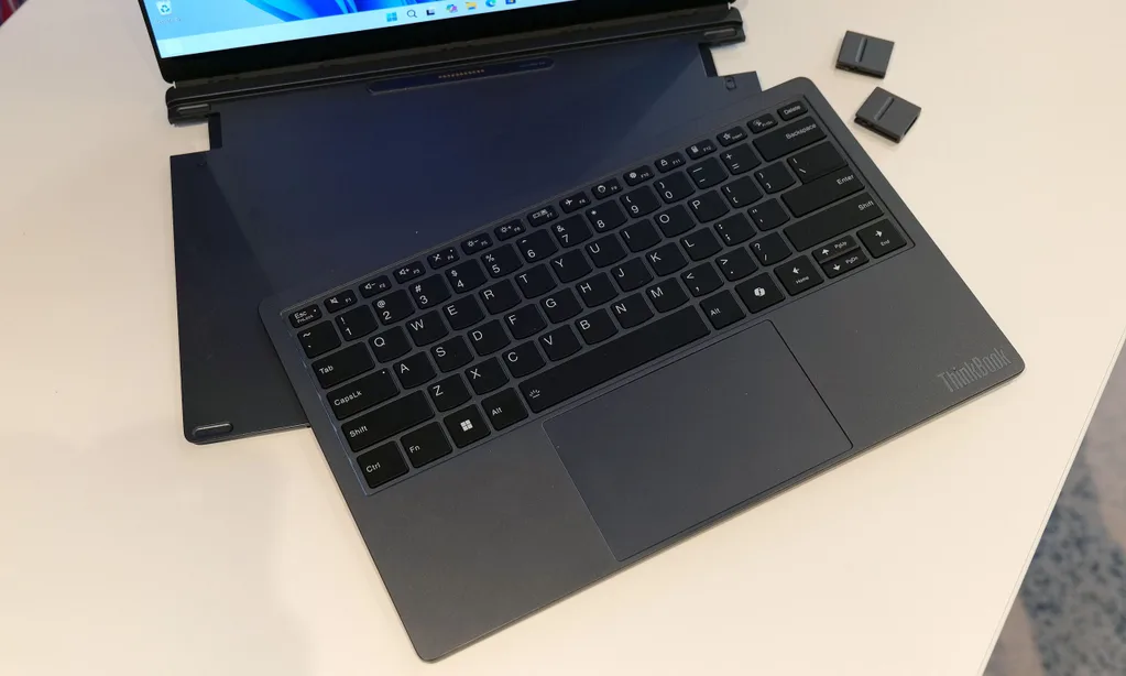 Lenovo’nun MWC 2026 duyuruları: Katlanabilir ekran, masaüstü Robot ve 13 yeni ürün