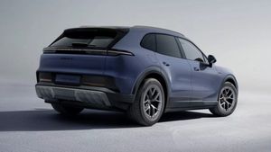 2026 porsche cayenne s electric