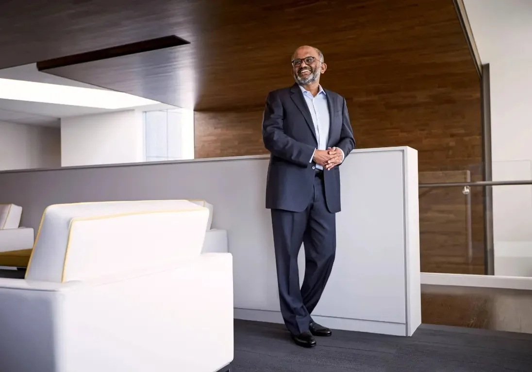Adobe CEO’su Shantanu Narayen 18 yılın ardından görevini bırakıyor