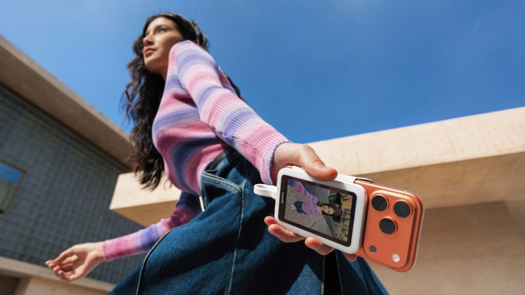 Insta360 Snap arka kamerayla selfie çekimini kolaylaştırdı