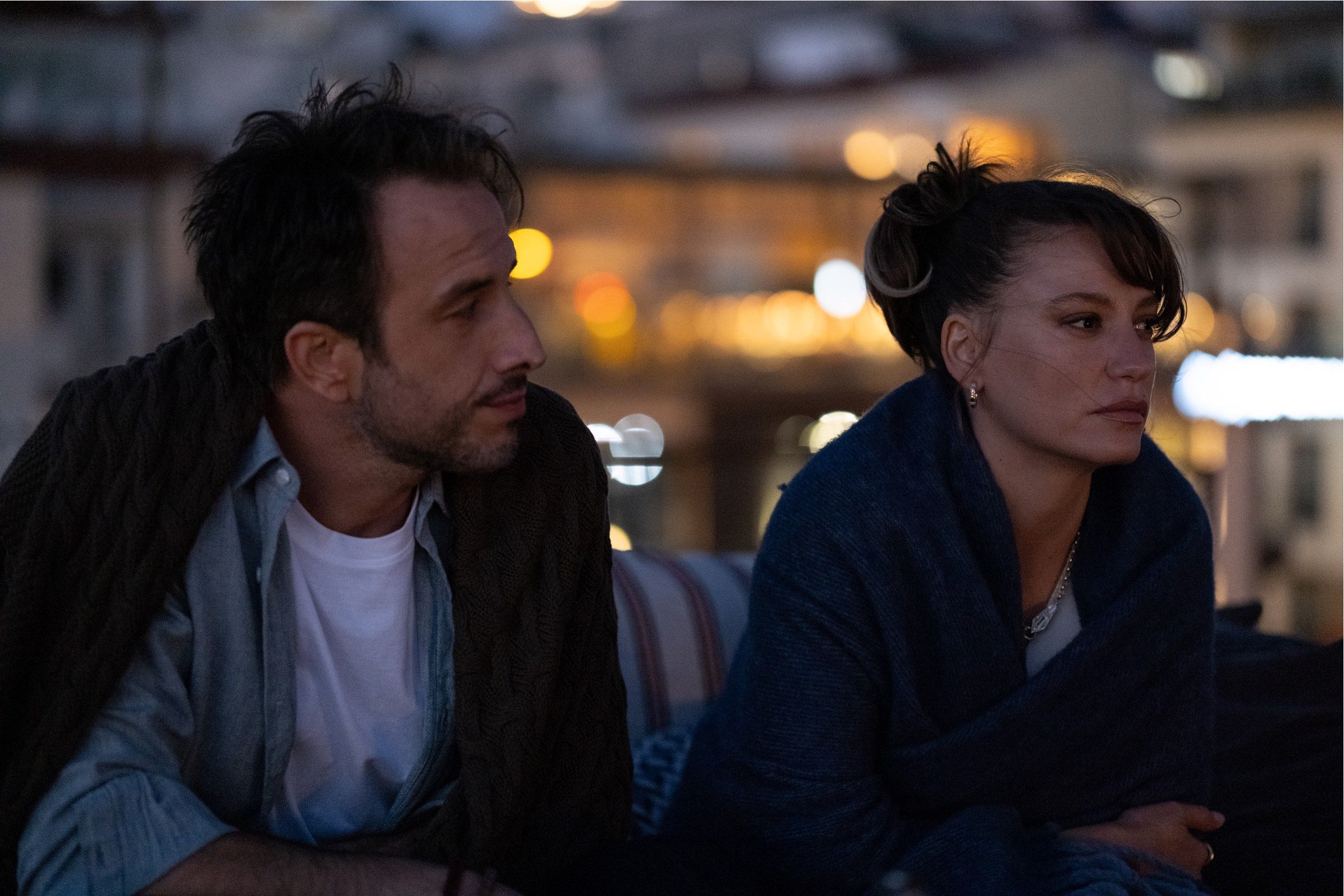 Kimler Geldi Kimler Geçti, Zeytin Ağacı, ve Mezarlık yeni bölümleriyle Netflix’e geri dönüyor