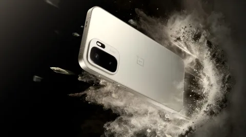 OnePlus Ace 6 Ultra dev pil ve 165 fps oyun performansıyla tanıtıldı