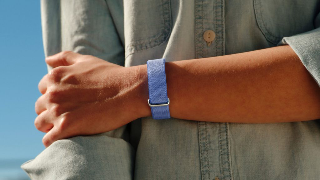 Google Fitbit Air ekransız bileklikle sağlık takibini yeniliyor