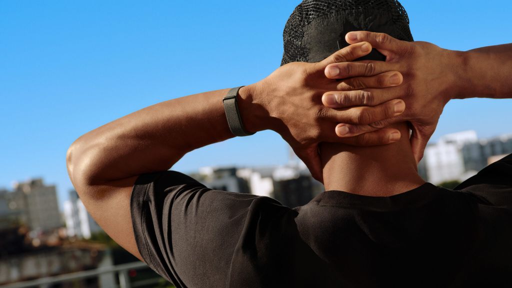 Google Fitbit Air ekransız bileklikle sağlık takibini yeniliyor