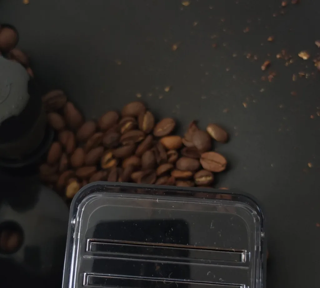 Evde kahvehane kalitesi artık gerçek mi? Philips Café Aromis 8000 Serisi İncelemesi