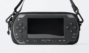 Sony yapmadı, Zara yaptı: PSP çanta olarak geri döndü