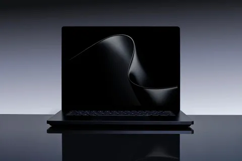 NVIDIA RTX Spark işlemcili Surface Laptop Ultra tanıtıldı
