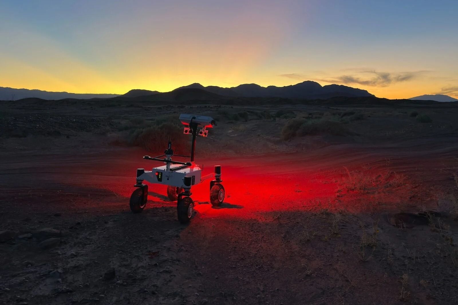 NASA Mars ve Ay için daha hızlı hareket eden yeni keşif aracını test ediyor