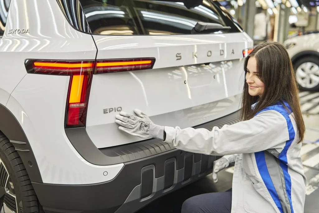 Skoda’nın en ucuz elektrikli otomobili Epiq üretim hattına çıktı