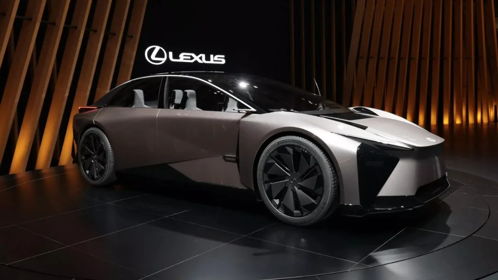Toyota milyarlarca dolarlık planı değiştirdi, elektrikli Lexus sedan gelmeyecek