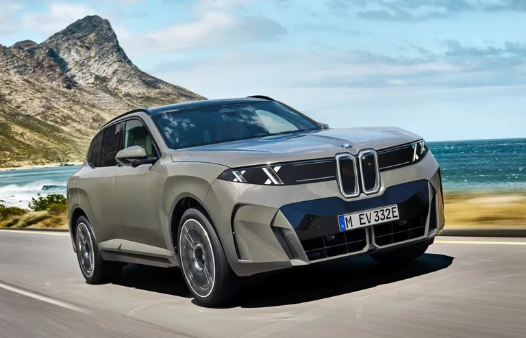 BMW elektrikli SUV serisini iX5 ile büyütüyor