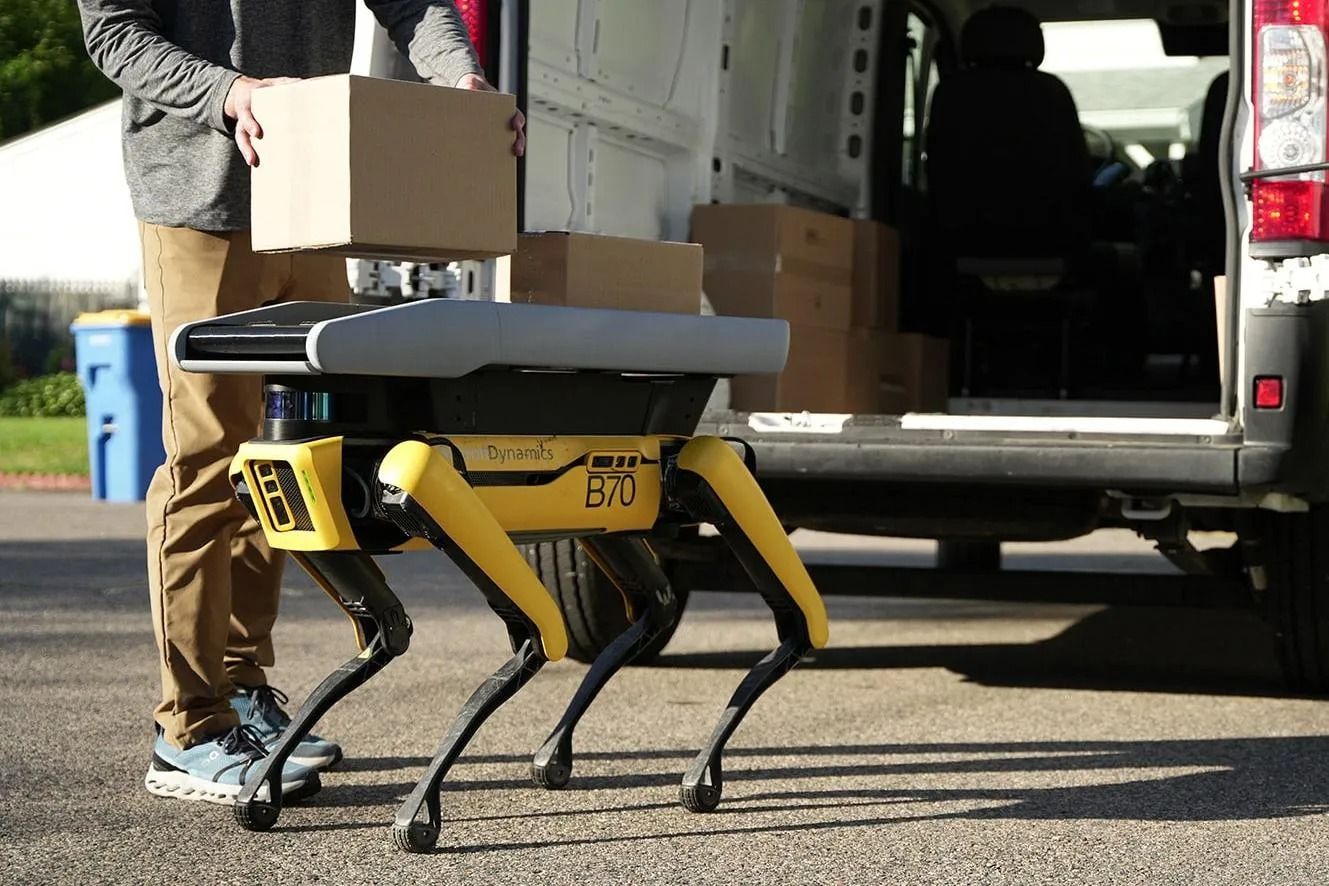 Boston Dynamics, 75 bin dolarlık Spot’u teslimat yardımcısına çeviriyor