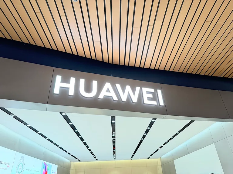 Huawei İstanbul’daki yeni mağazasını Marmara Forum’da açtı