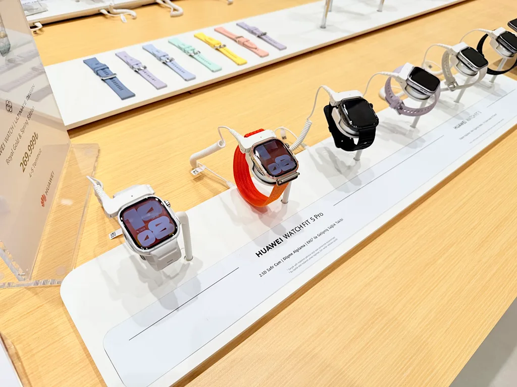 Huawei İstanbul’daki yeni mağazasını Marmara Forum’da açtı