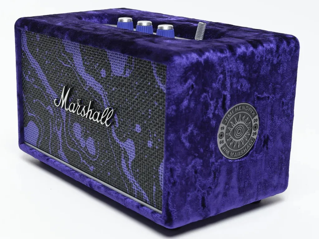Marshall Acton III, Hendrix’in sahne stiline büründü