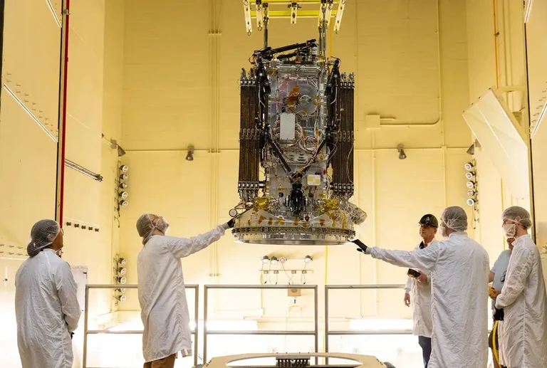 NASA, Dünya’ya düşme riski taşıyan Swift teleskobunu kurtarmaya çalışıyor