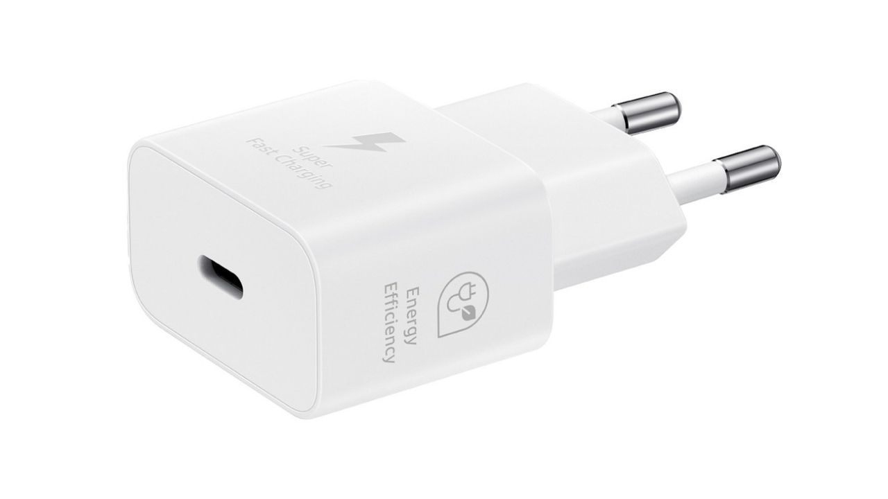 Samsung’un 25W hızlı şarj adaptörü 260 TL indirim aldı
