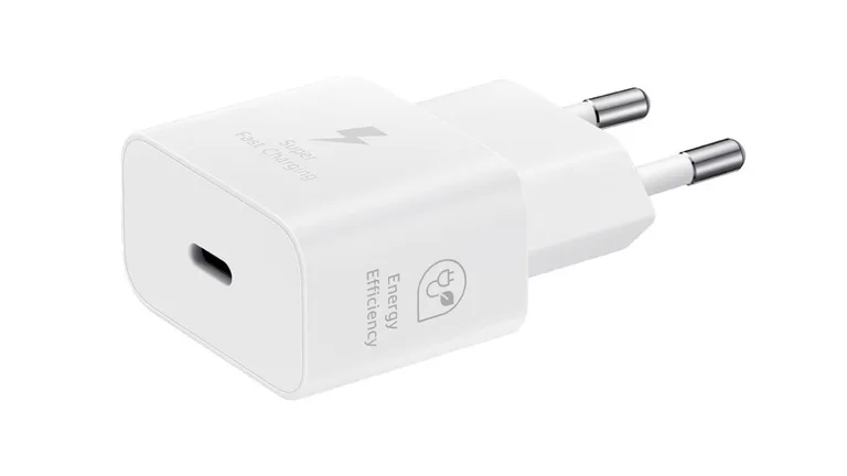 Samsung’un 25W hızlı şarj adaptörü 260 TL indirim aldı