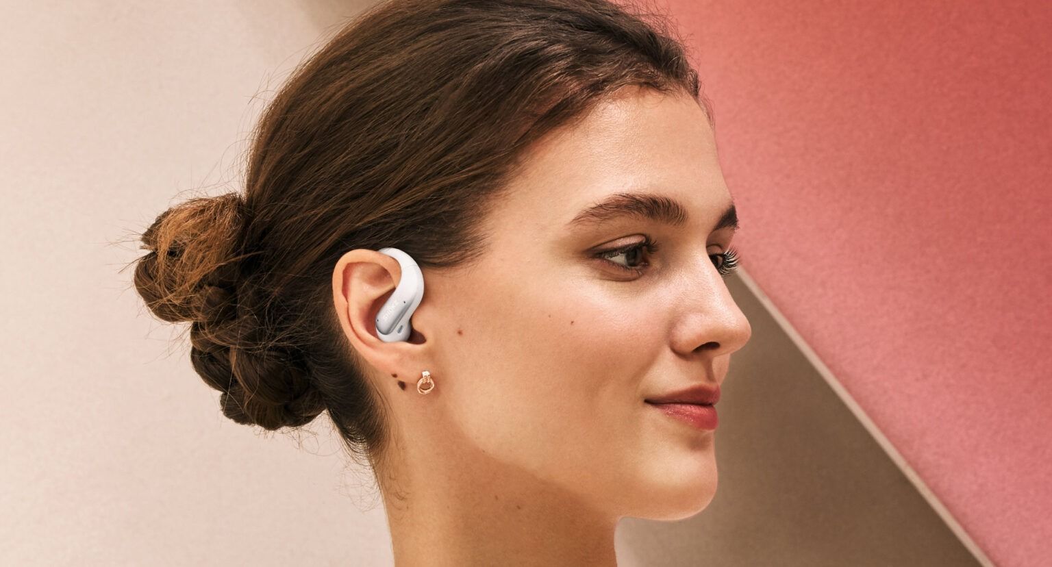 Shokz OpenFit Air 2 hafifledi ve 36 saat pil ömrü sunuyor