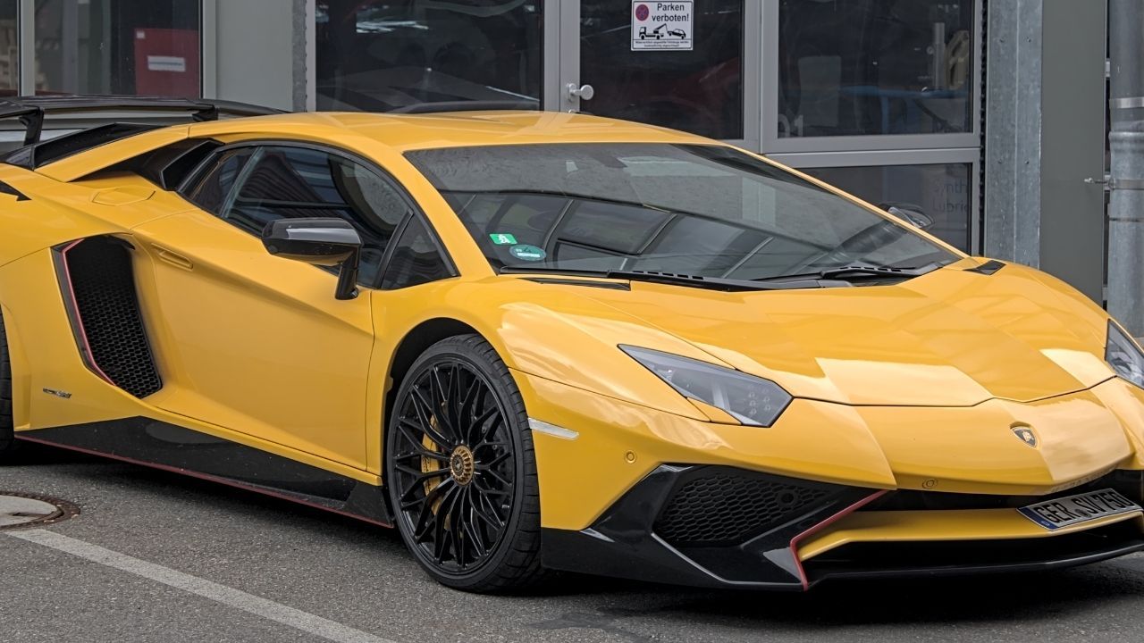 Lamborghini CEO’su Çinli elektrikli süper otomobillere meydan okudu