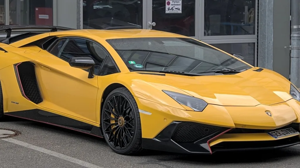 Lamborghini CEO’su Çinli elektrikli süper otomobillere meydan okudu