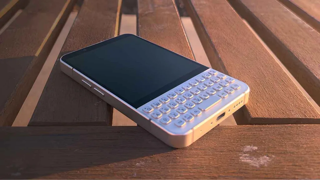 Minimal Phone 2 fiziksel klavyeyi AMOLED ekran ve 5G ile buluşturuyor