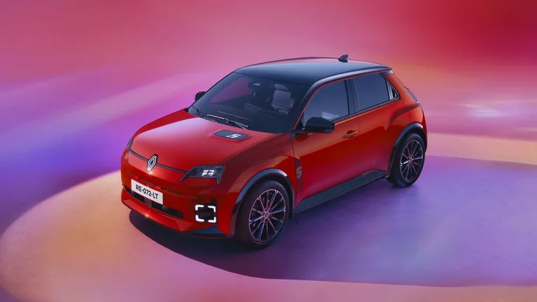 Renault 5 E-Tech sessiz sedasız daha iyi bir otomobile dönüştü