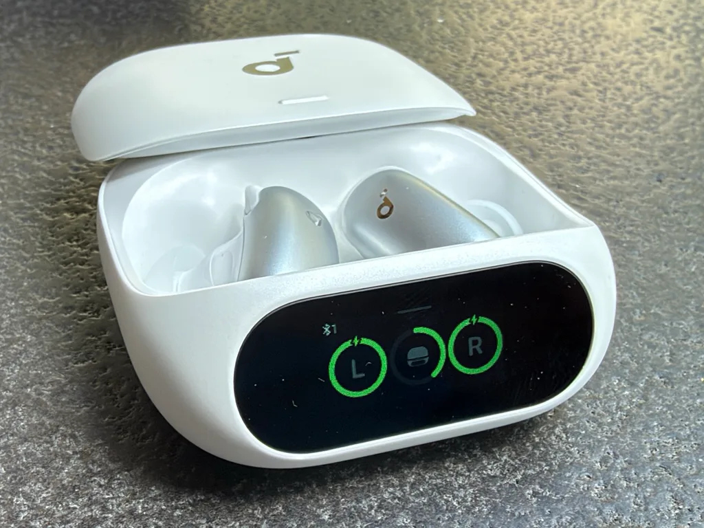 Yapay zeka ve ekranlı kutu fark yaratıyor mu? Soundcore Liberty 5 Pro İncelemesi