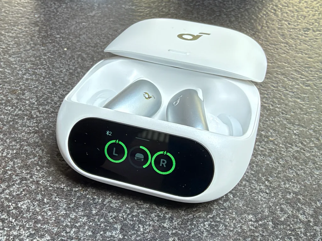 Yapay zeka ve ekranlı kutu fark yaratıyor mu? Soundcore Liberty 5 Pro İncelemesi