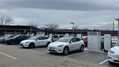 Tesla İzmit’te sekiz üniteli Supercharger istasyonunu açtı